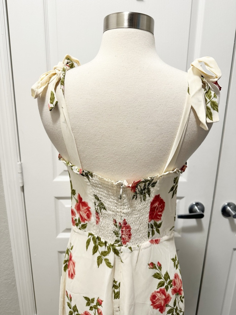 Reformation Nikita Dress in Jolie Floral Rose Print - Picture 4 of 13